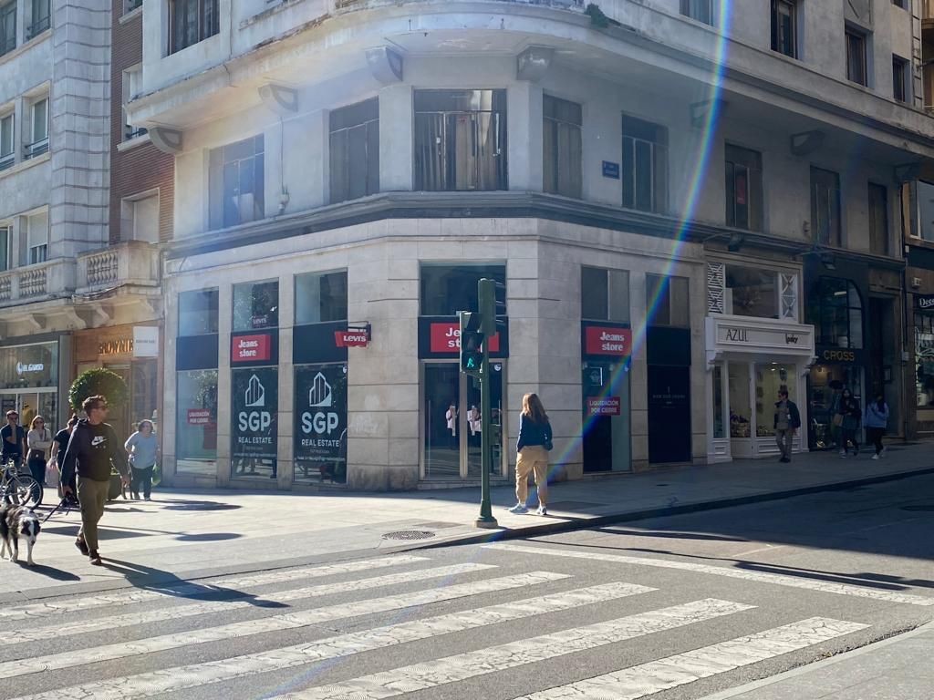 Natura releva a Levi's en el 'prime' de Santander — idealista/news