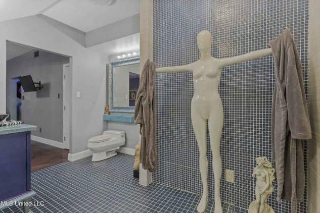 Una decoración surralista para el baño