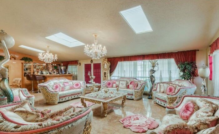 Los muebles más absurdos, feos y poco prácticos del mundo