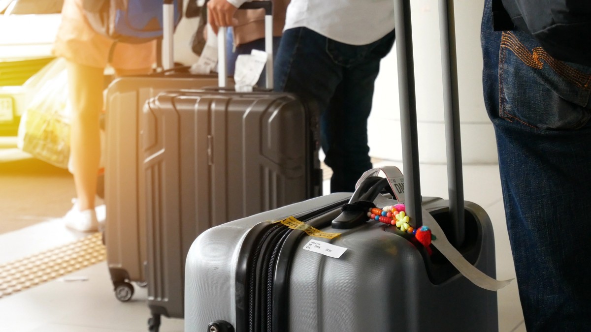 Las reservas de viajes de los españoles se frenan