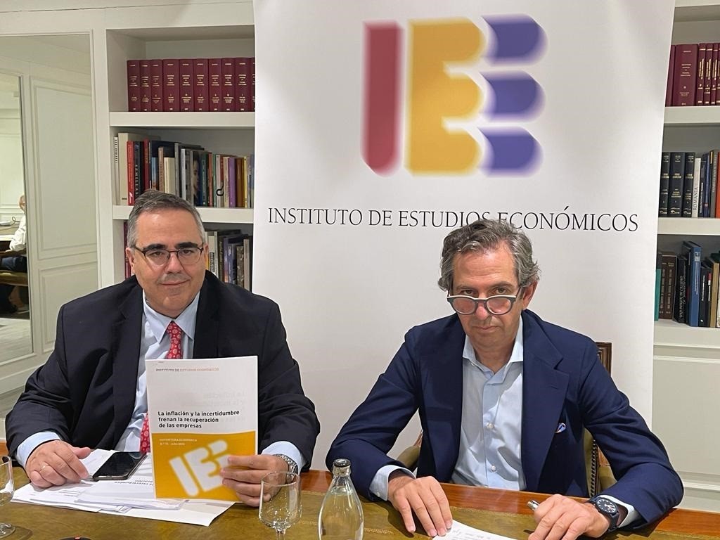 IEE prevé un crecimiento del PIB del 3,9% en 2022 y eleva la inflación al 8% ante una "enorme incertidumbre"