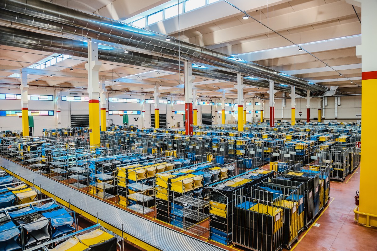 Amazon da marcha atrás: suspende la construcción de cuatro centros logísticos en España