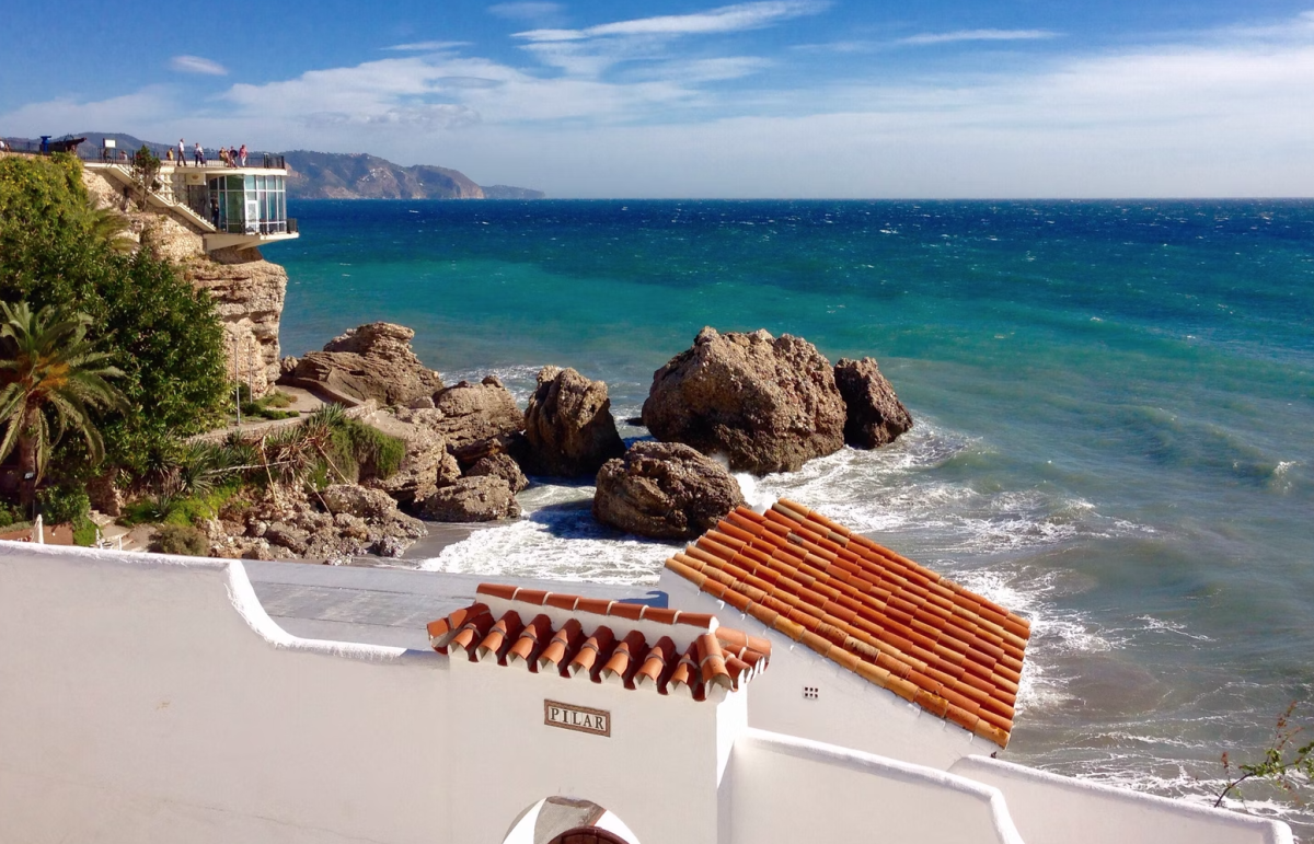 La mayoría absoluta del PP en Andalucía ‘calienta’ un inmobiliario “muy apetecible” para el inversor 