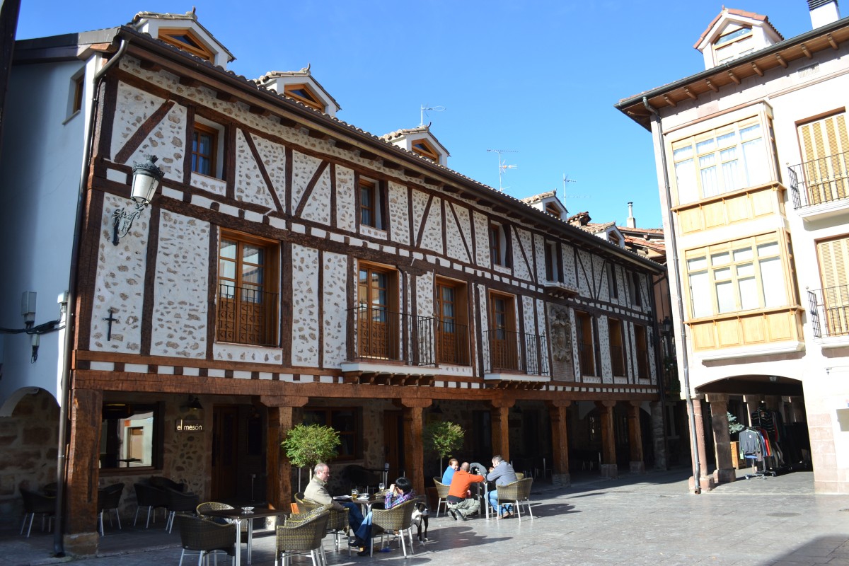 casa_de_ezcaray_-_panoramio_1