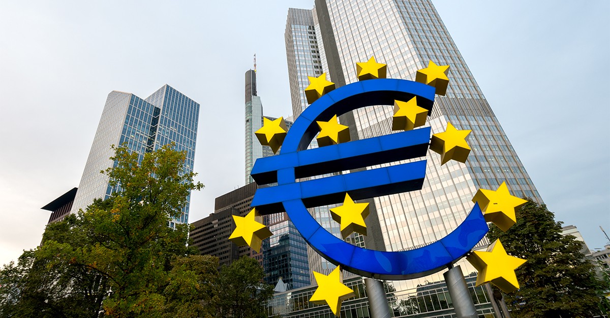 El PMI de la eurozona baja con fuerza y adelanta una contracción del PIB en verano