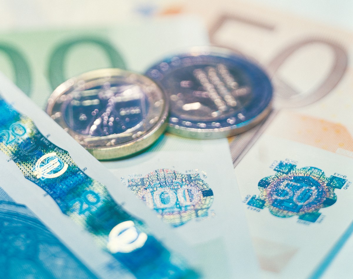 El euro marca mínimos de dos décadas frente al dólar