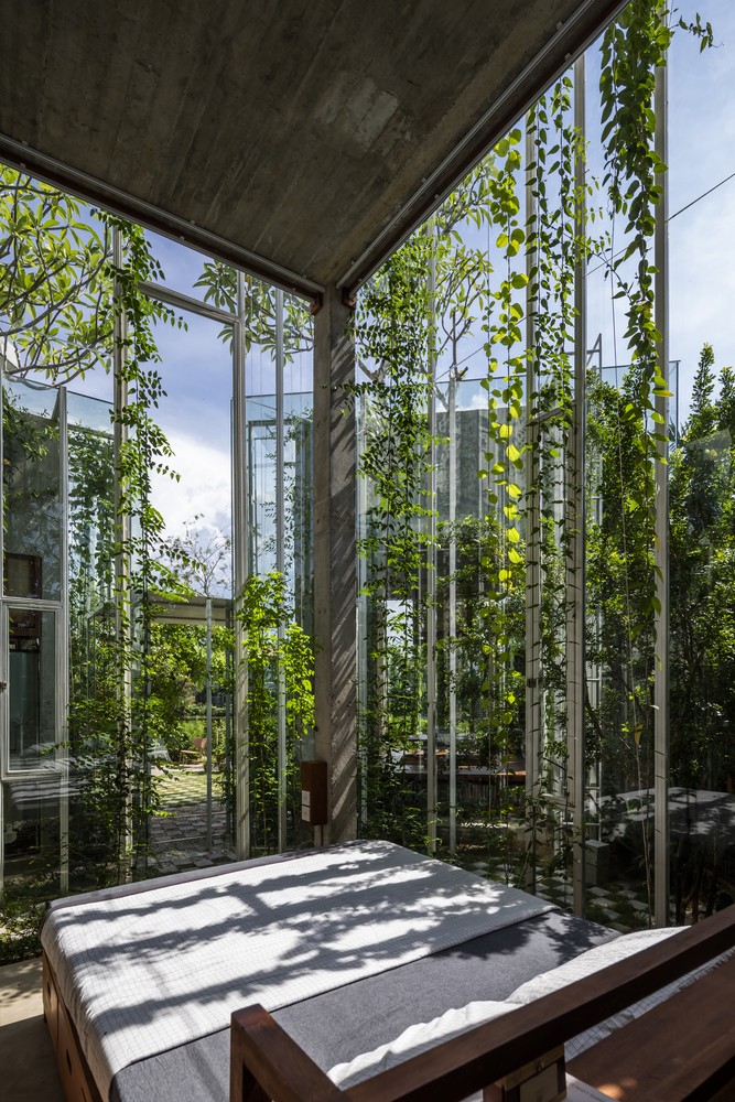 Dormitorio con la cama grande