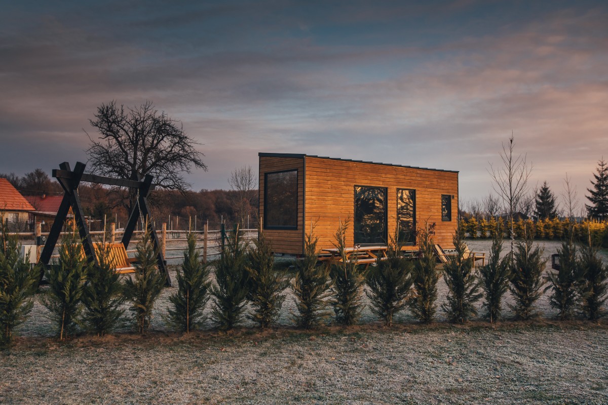 Casas prefabricadas rústicas para vivir en la naturaleza desde 35.000 euros  — idealista/news