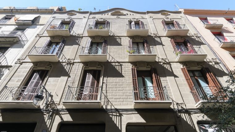 Barcelona emprende un reto urbano de regeneración de edificios con sistemas sostenibles