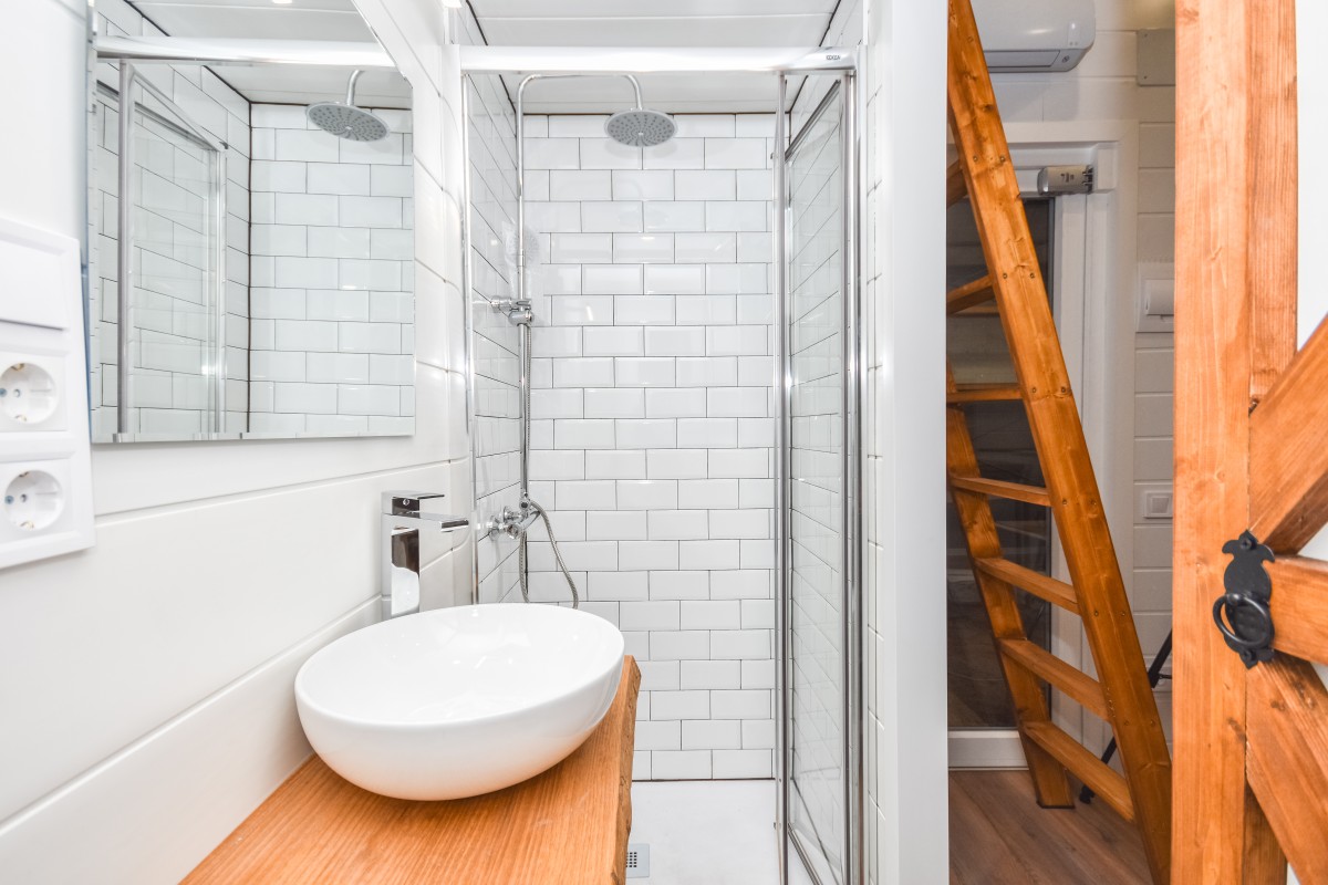 Incluyen baño