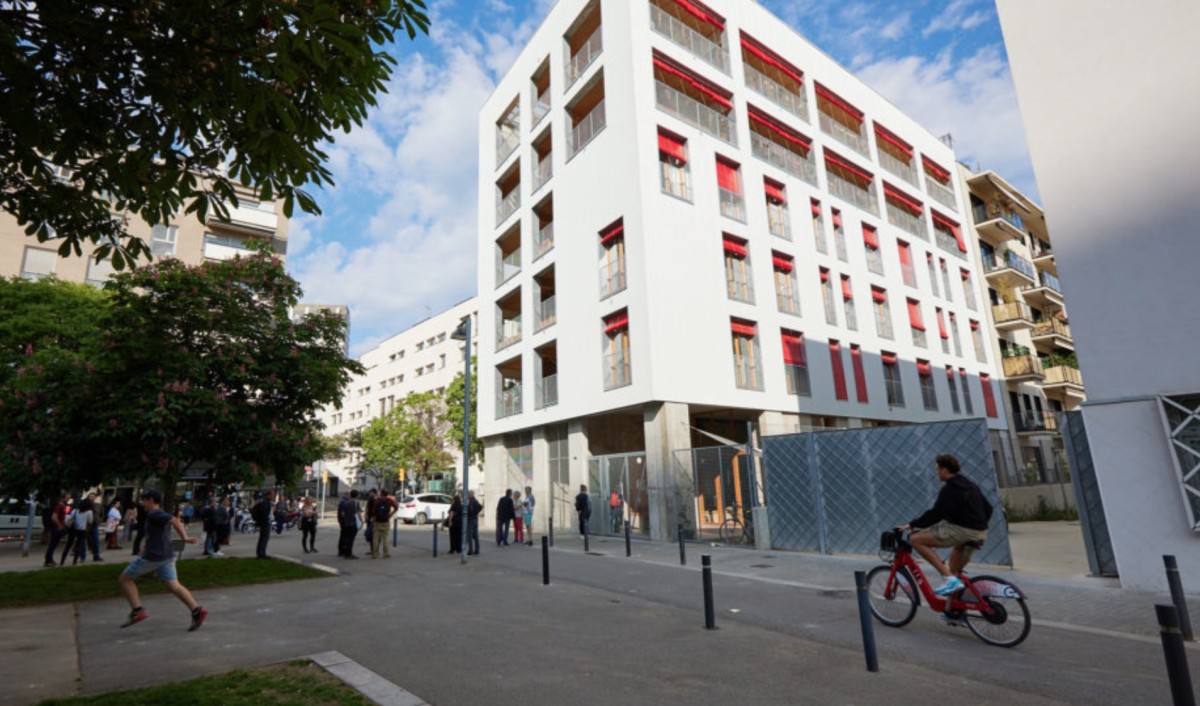 La unión entre administraciones, clave para solucionar el problema de vivienda según la Generalitat