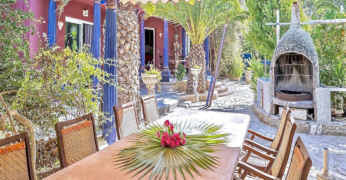 Una exclusiva villa de estilo árabe con licencia turística en Ibiza, por 3,5 millones