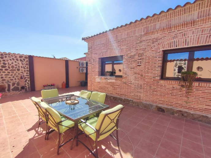 ¿Quieres vivir en un chalé adosado? En venta tu nueva casa desde 60.000 euros