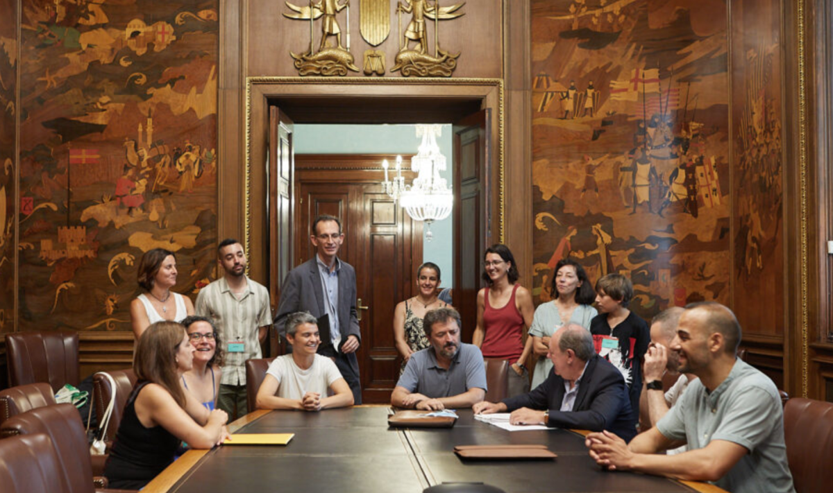 Barcelona sigue con los bloques de pisos cooperativos y adjudica el suelo para Abril y La Domèstika