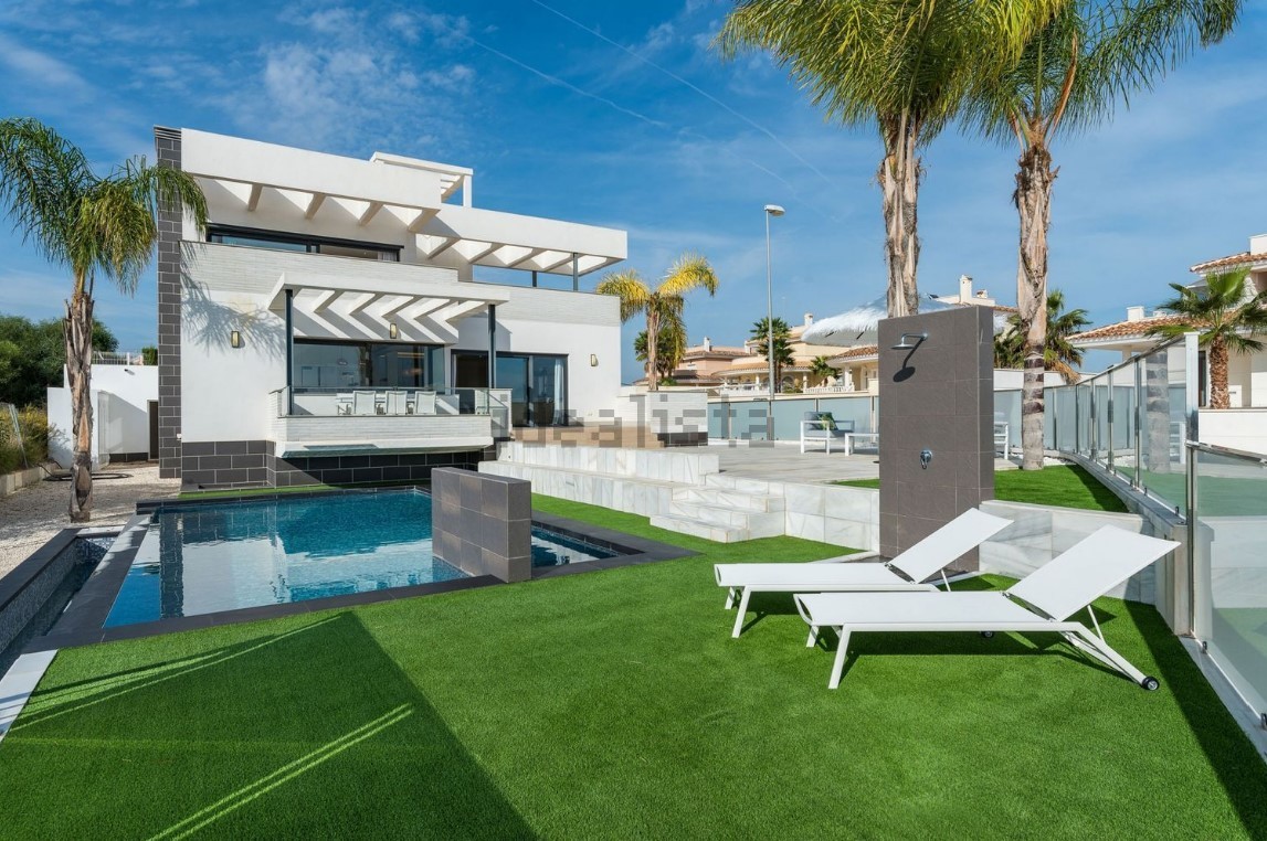 Los pueblos (no costeros) preferidos por los extranjeros para comprar casa