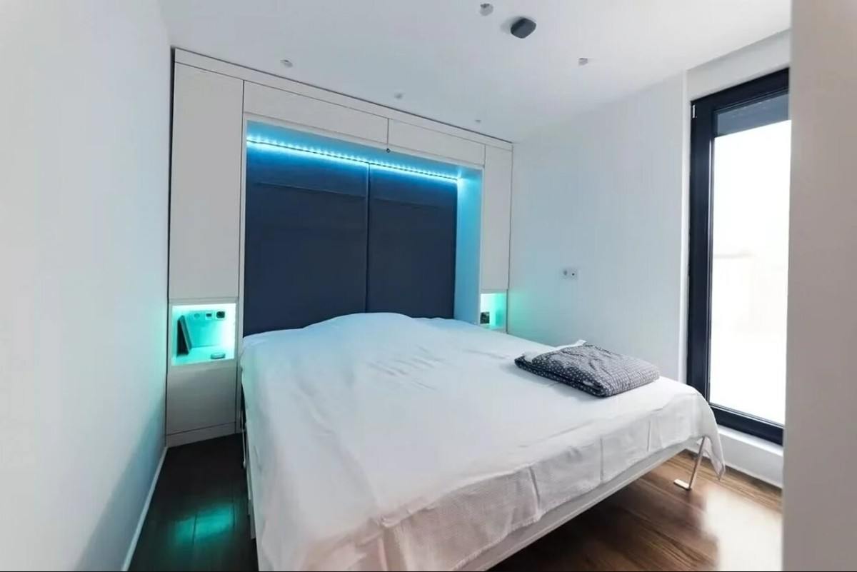 Dormitorio con decoración moderna