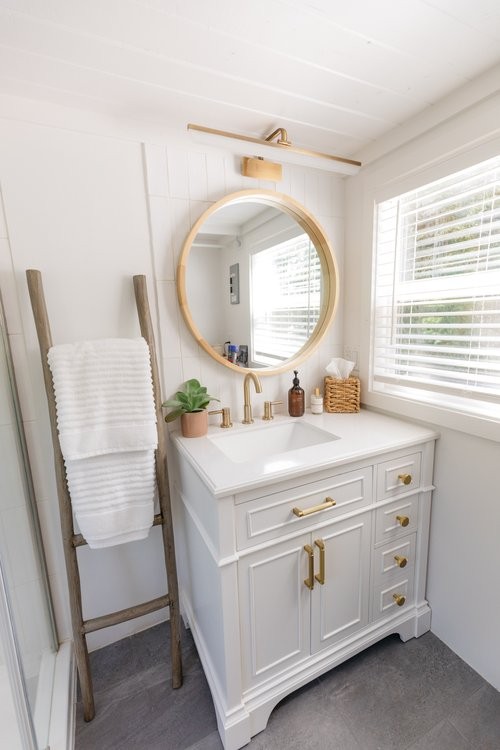 Handcrafted Hideaway baño