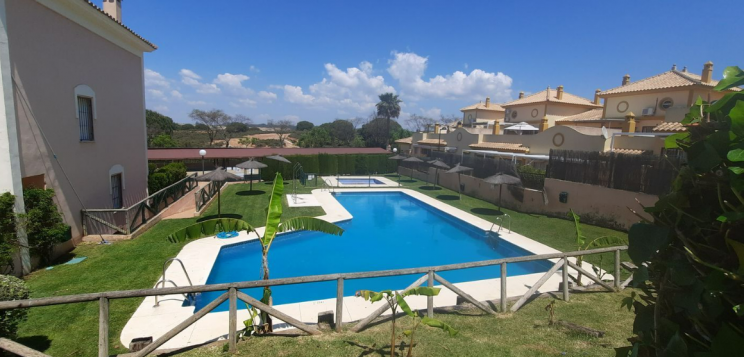 Xalet adossat en venda per 120.000