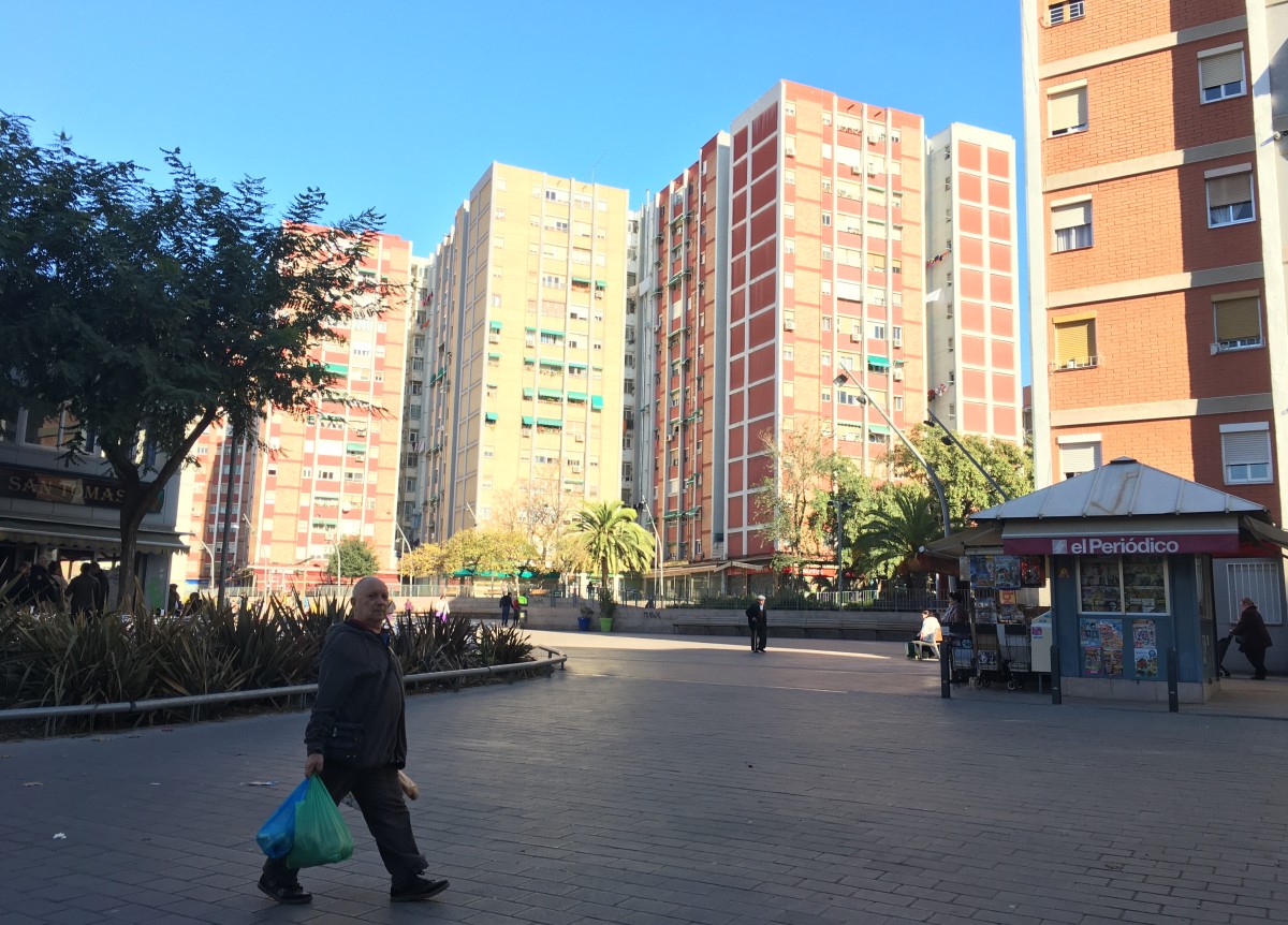 Plaza de la Virgen del Pilar en Cornellà de Llobregat