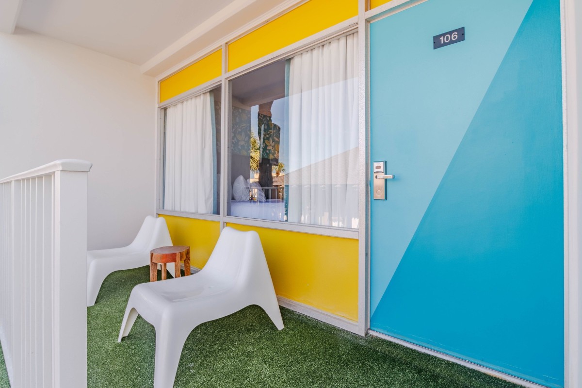 El trabajo soñado existe: Hotels.com te paga por viajar a los 10 mejores hoteles de playa retro