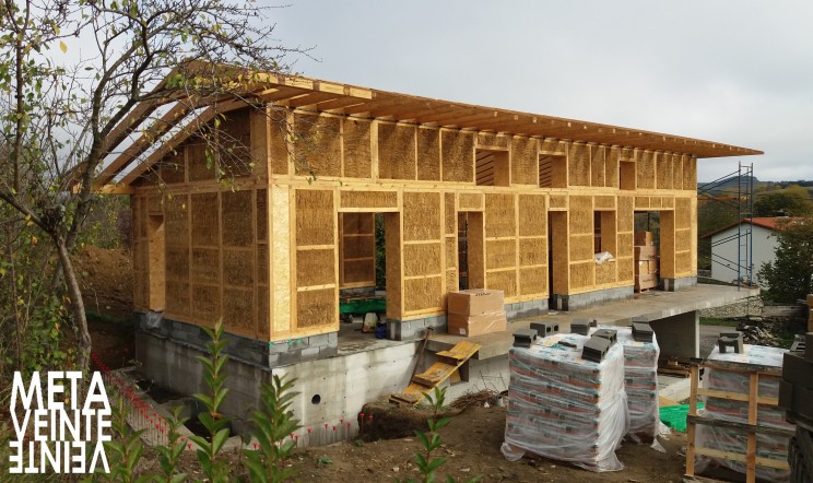 De la paja al bambú: los materiales de construcción que reducen el consumo energético de una casa