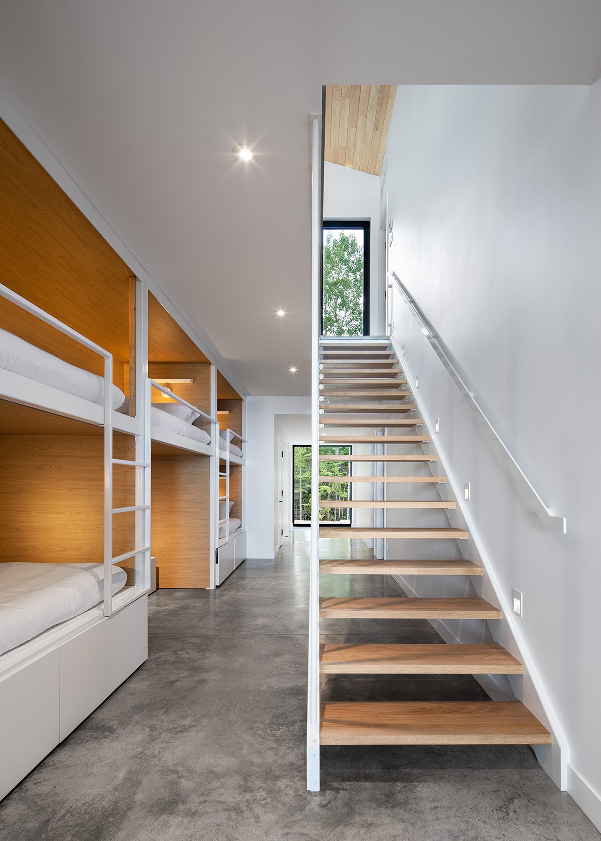 Dormitorio y escaleras Le Littoral