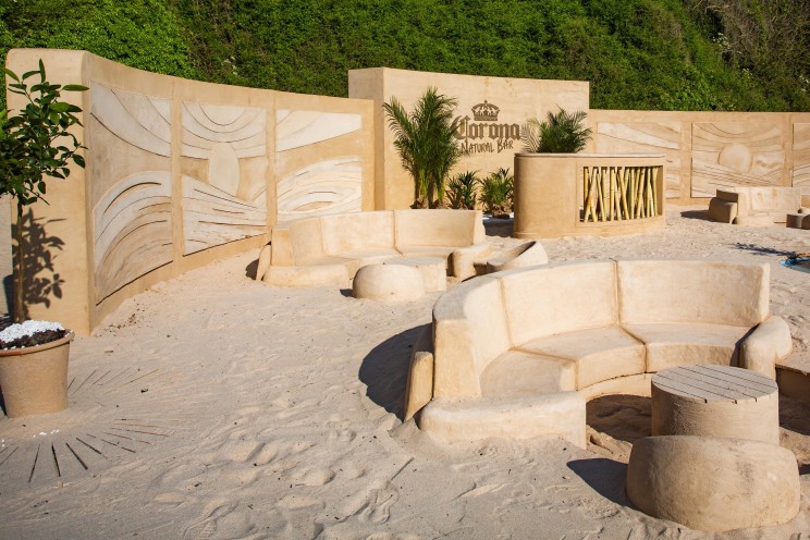 Un bar hecho íntegramente con arena: así es el Corona Natural Bar