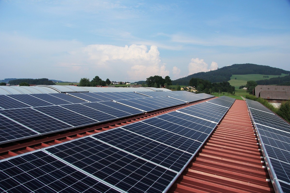 Por qué instalar placas solares en empresas?