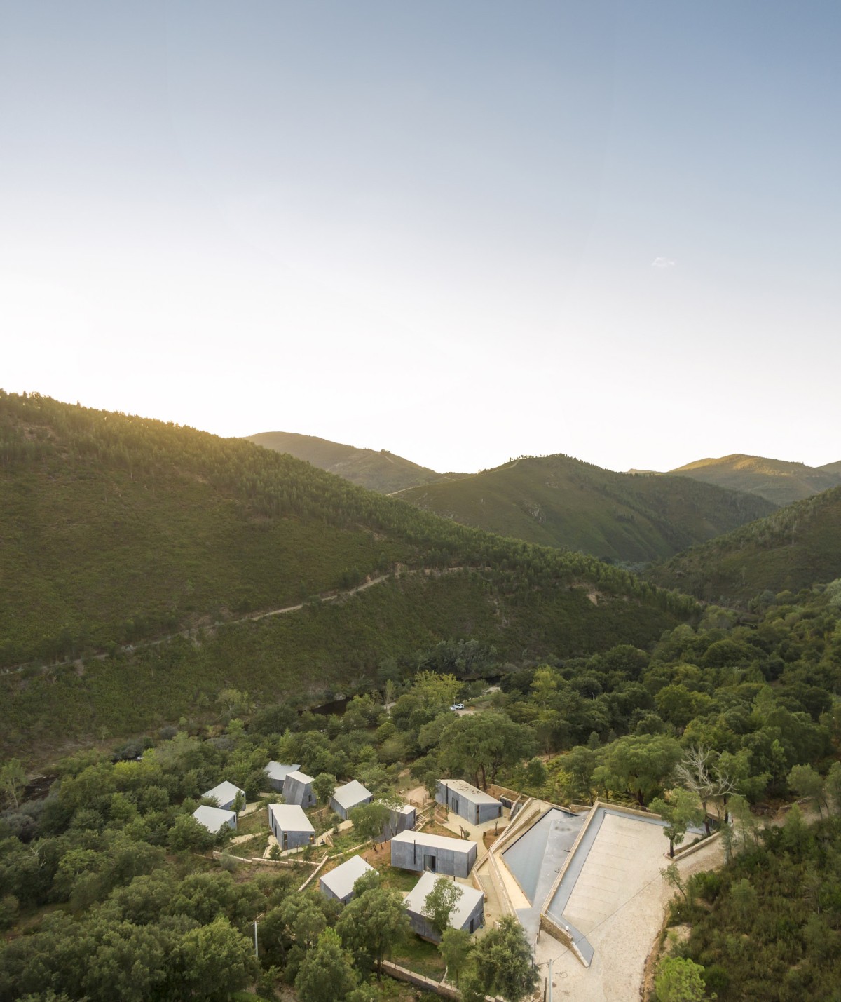 El conjunto de cabañas en plena naturaleza