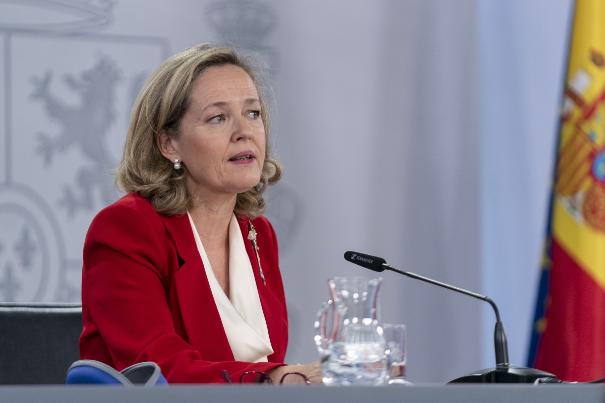 La vicepresidenta primera y ministra de Asuntos Económicos y Transformación Digital, Nadia Calviño, en una rueda de prensa posterior al Consejo de Ministros en Moncloa, a 15 de noviembre de 2022, en Madrid (España).