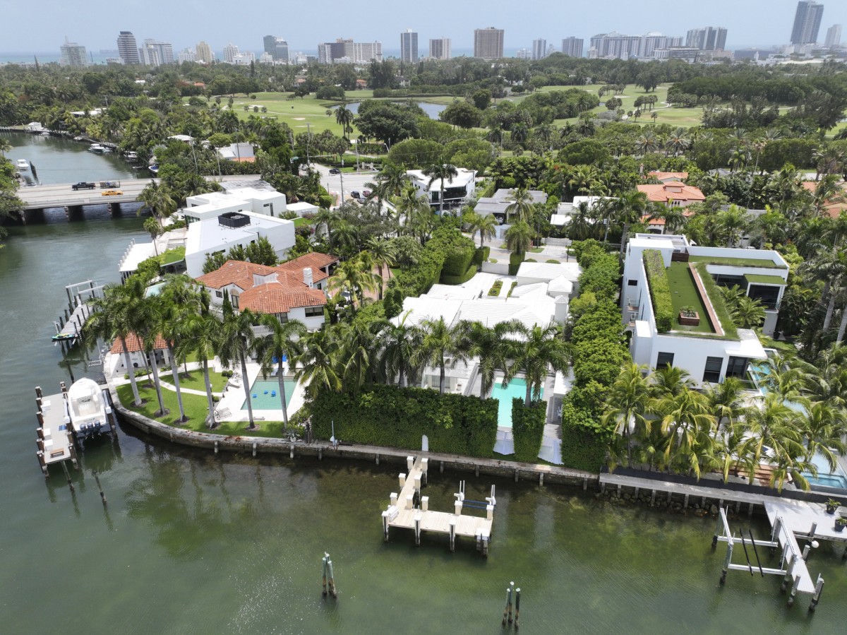 Una zona de Miami Beach rodeada de mansiones de famosos