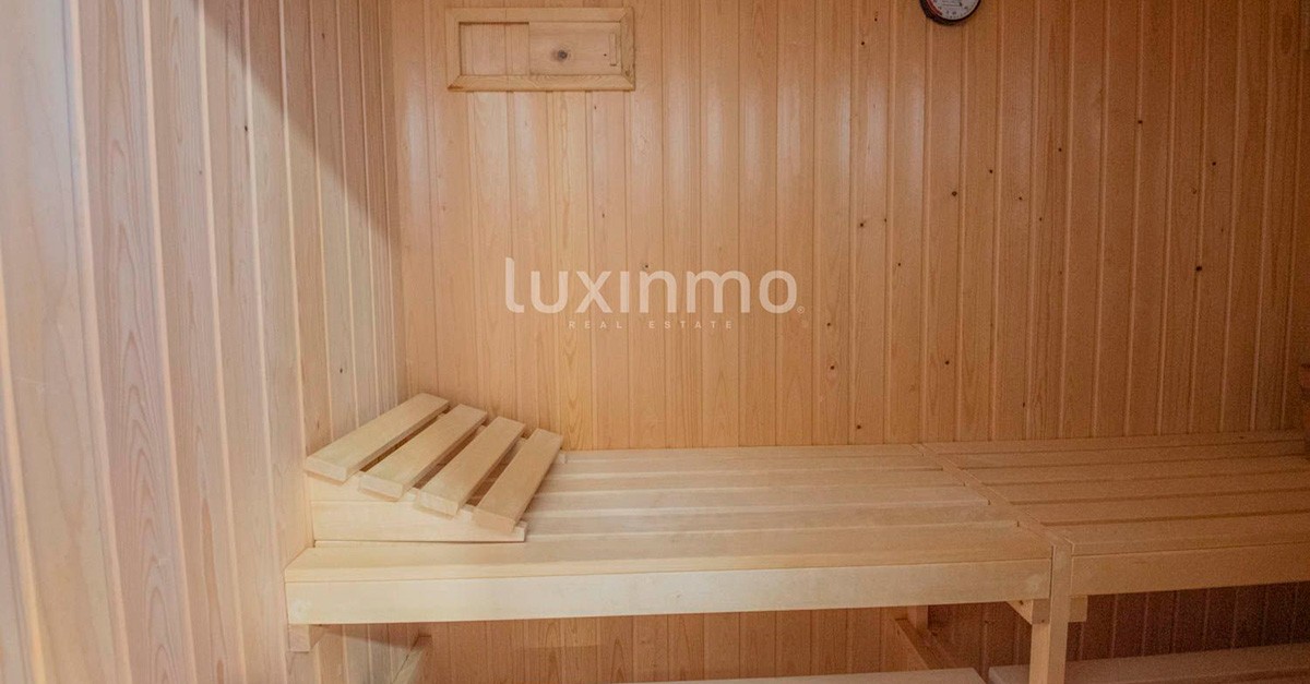 Cuenta con sauna turca y finlandesa