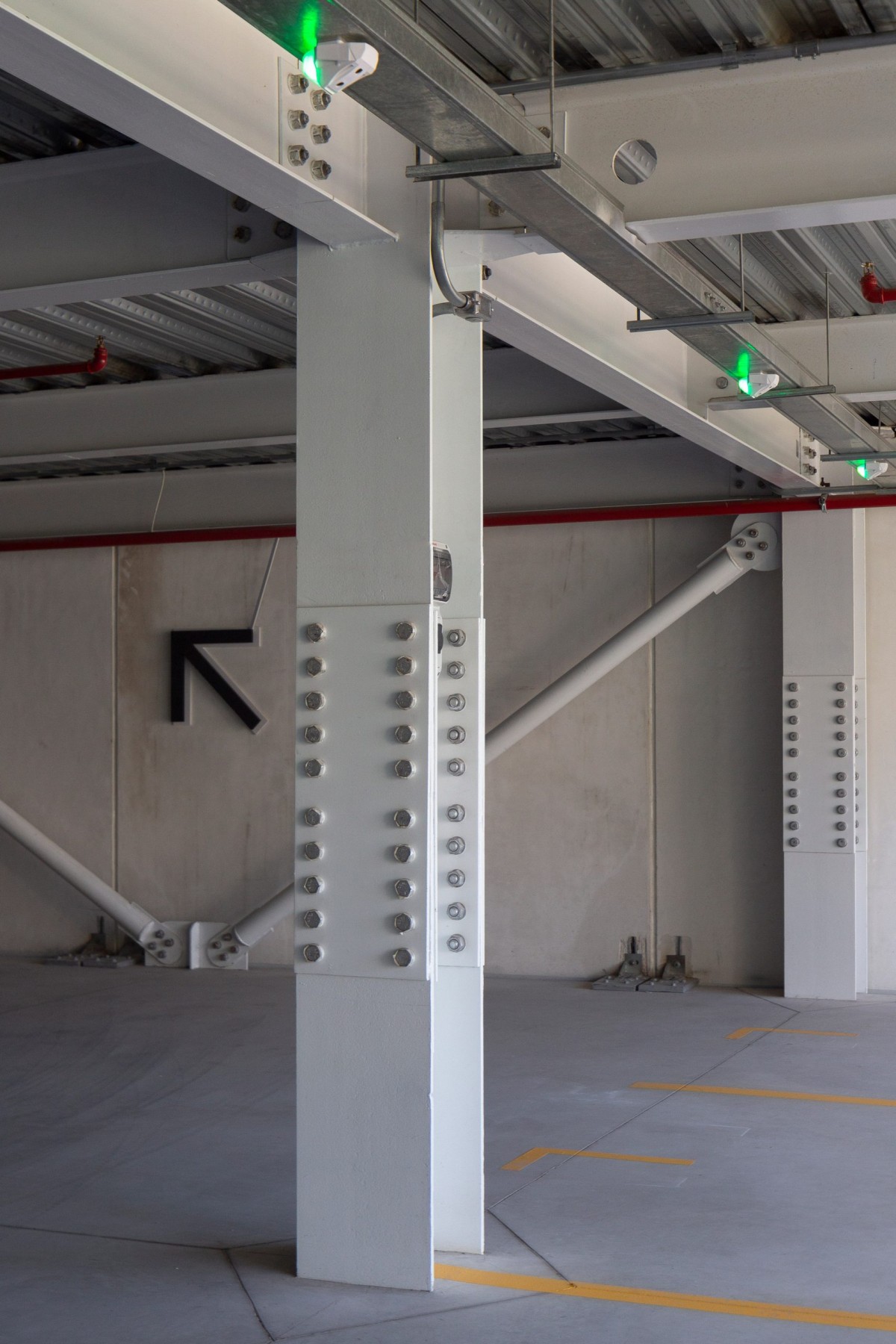 Interior del parking prefabricado