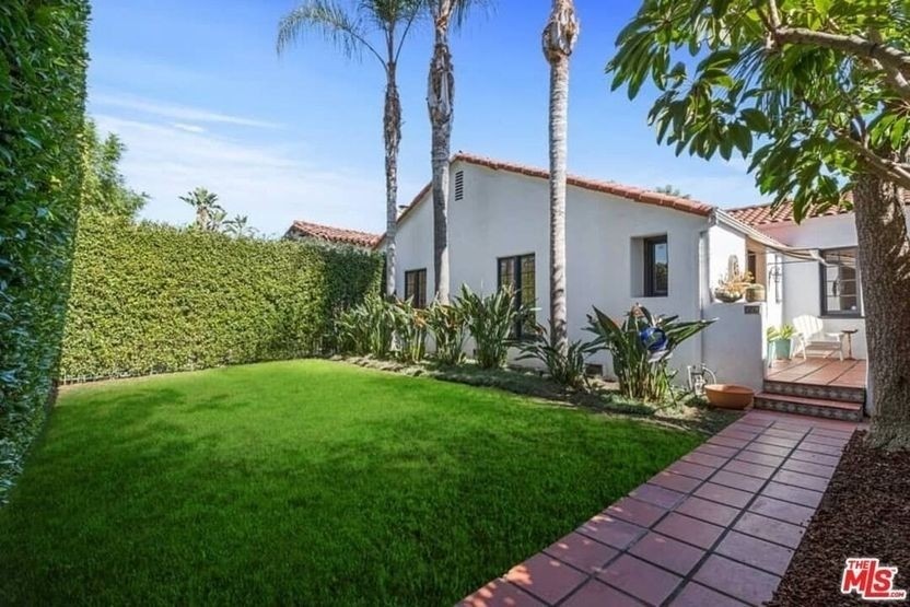 Charlize Theron vende una de sus casas en LA por 2 millones de dólares