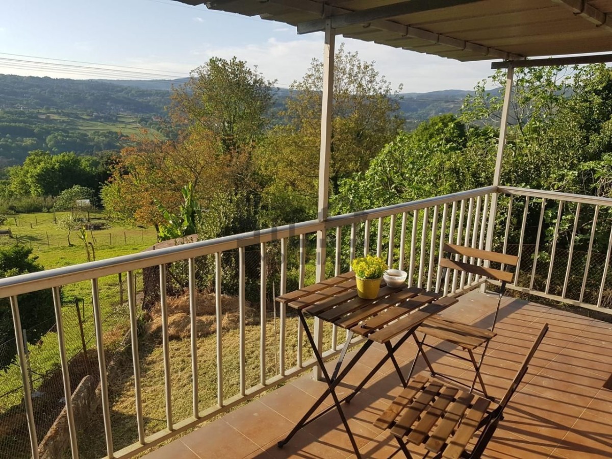 Chalet independiente a la venta en Ourense