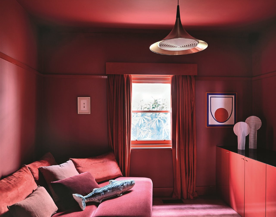 Color magenta