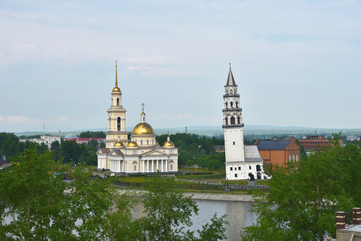 Torre de la ciudad rusa de Nevyansk