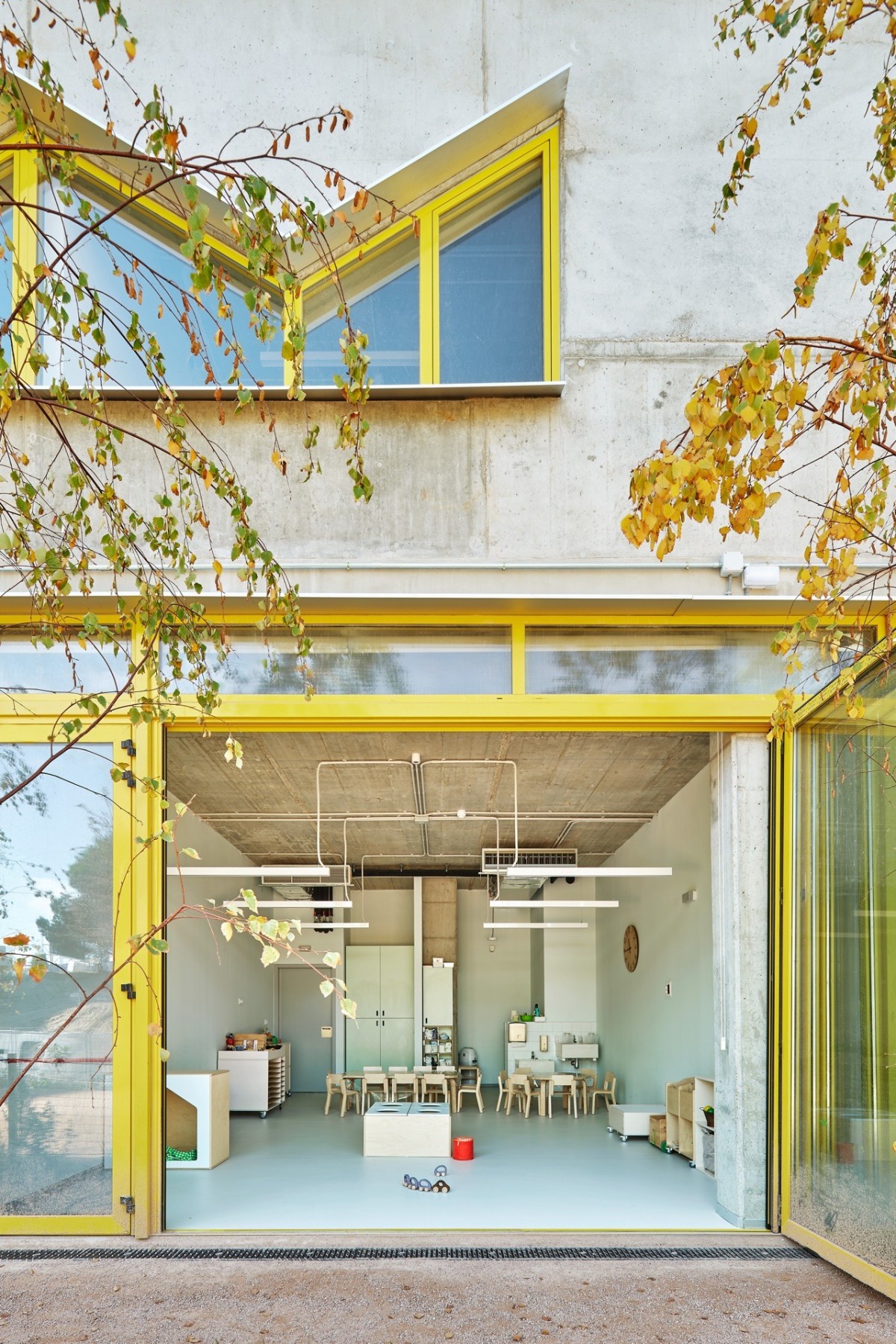 Entrada a una de las aulas