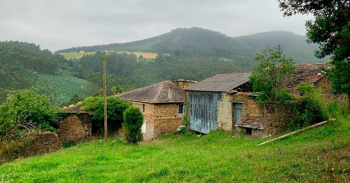 A vendre : ce village espagnol de Galice au nord de l'Espagne