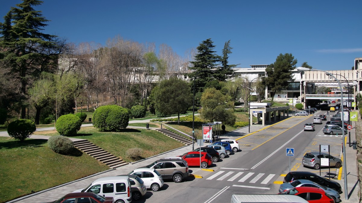 Universidad Autónoma de Barcelona Universidad Autónoma de Barcelona (UAB)