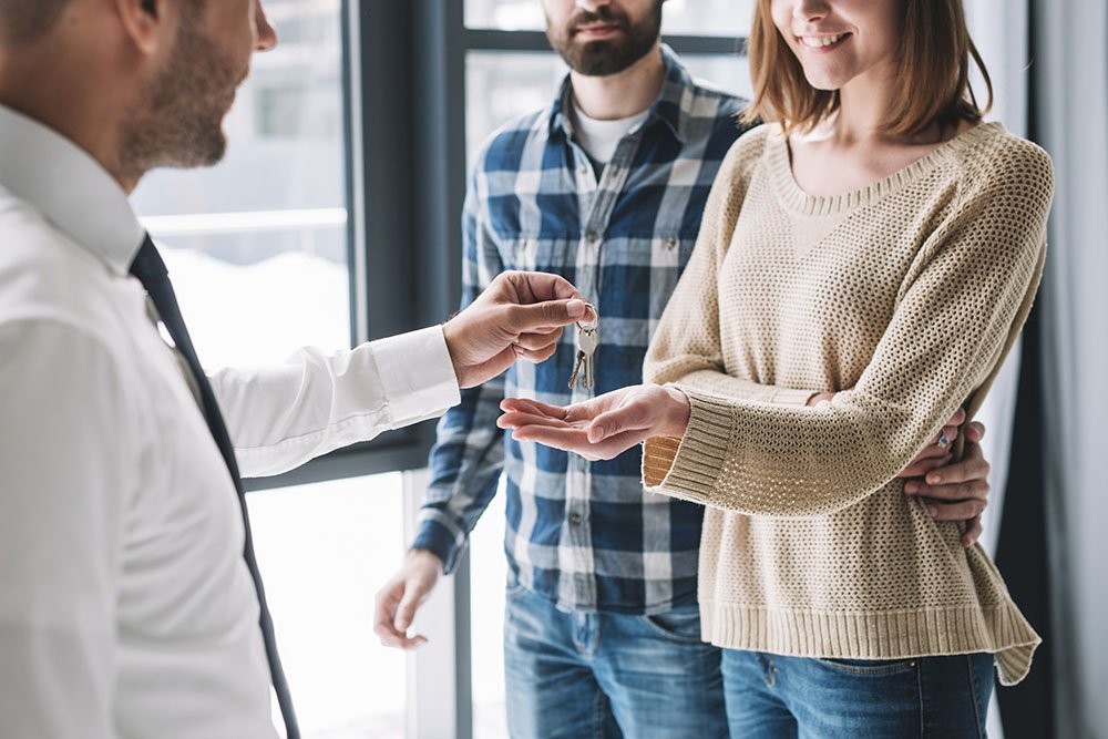 How do I sell my house privately in Spain?