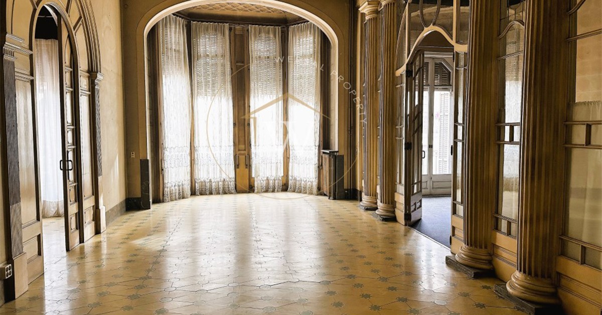 Interiores de la Casa Serra, en Reus, a la venta en idealista