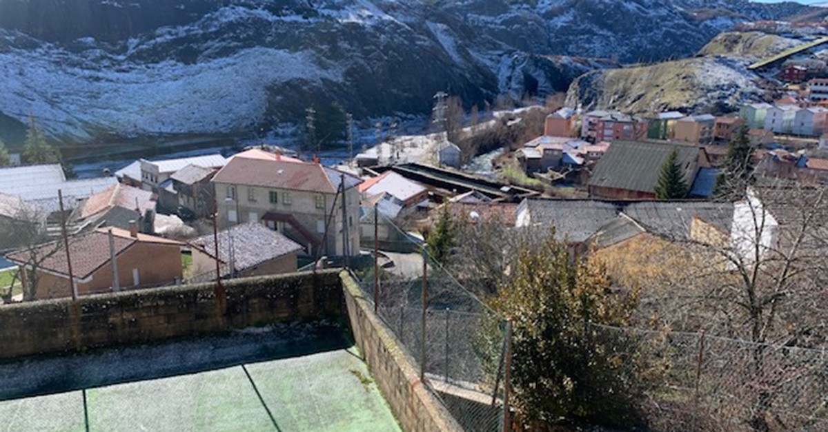 Un pueblo situado en las montañas de León, una zona eminentemente minera