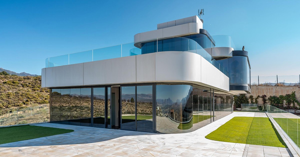 Una de las enormes terrazas de Silverfield Villa, en Granada