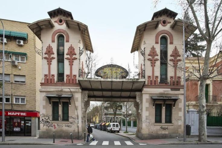 Entrada a la Colonia de la Prensa