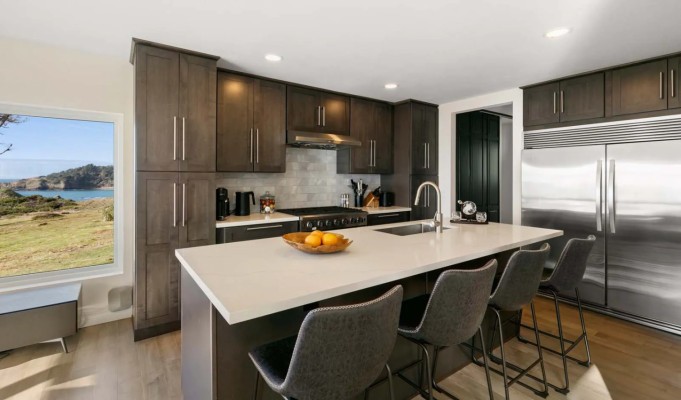 Cocina con isla en Wander Anchor Bay