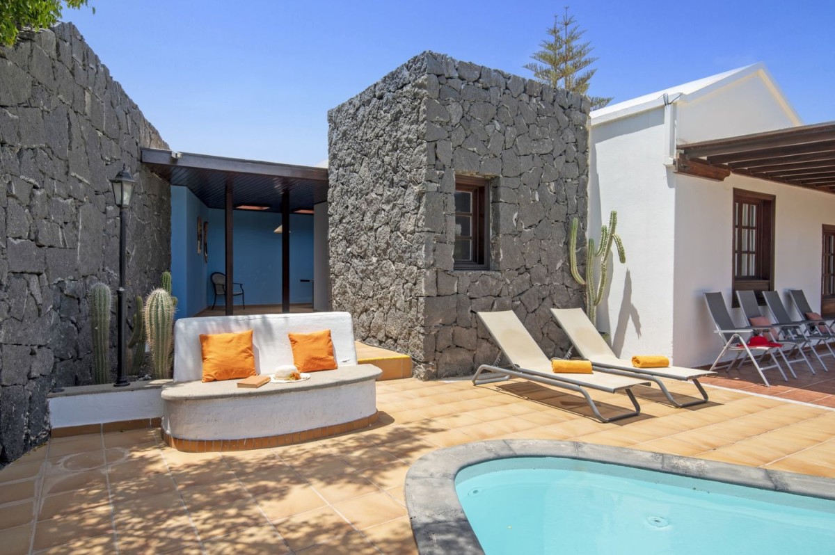 Villa for sale in Lanzarote for 549,000 euros