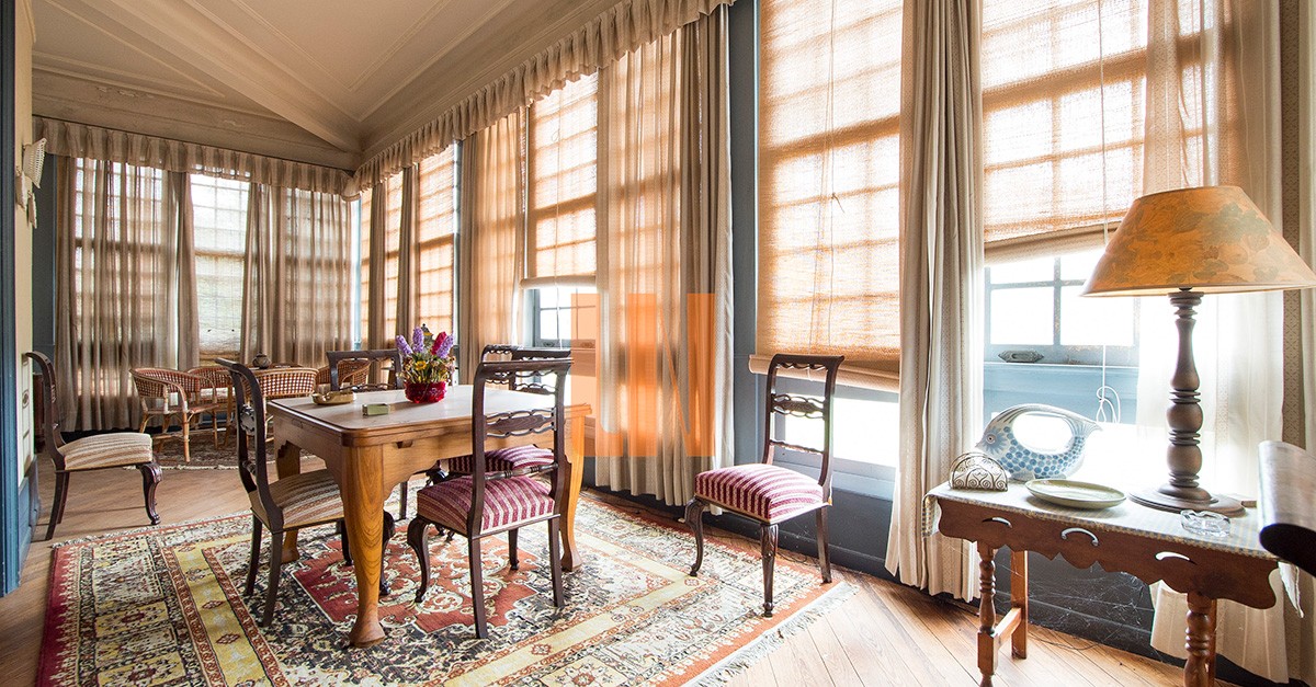 Galería en el palacete indiano de Viveiro (Lugo)