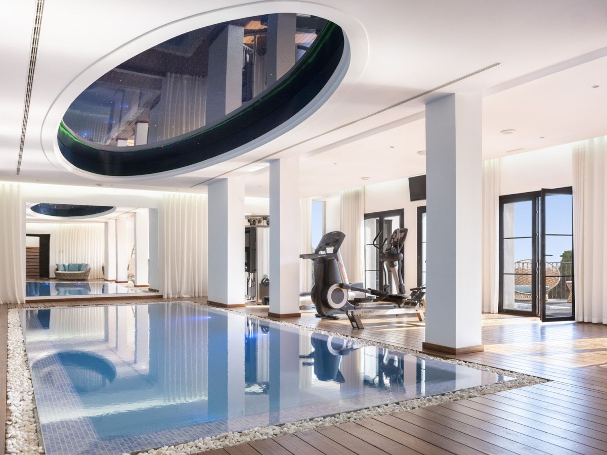Piscine intérieure