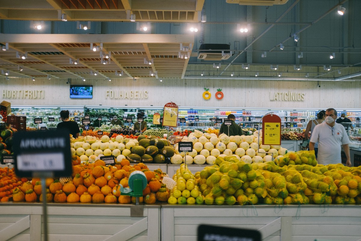 Les personnes vivant en Espagne traversant la frontière vers le Portugal pour faire leurs courses moins chères